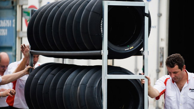 Gomme posteriori asimmetriche anche ad Indy