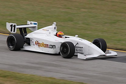 Pippa Mann torna in pole al Kentucky Speedway