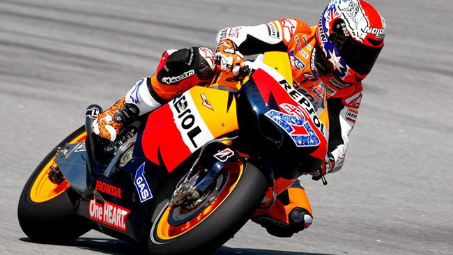 Sepang, Day 1: zampata di Stoner, Rossi nelle retrovie
