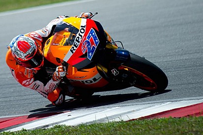 Sepang, Day 1: Stoner vola, Valentino chiude nono