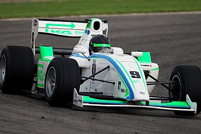 Il rumeno Marinescu continua in Formula 2
