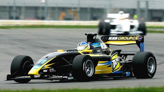 Jack Clarke al top nelle prime libere a Silverstone