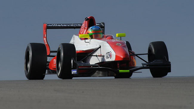 Will Stevens conquista la pole ad Alcaniz