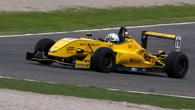 Fontana regala la pole a Corbetta al debutto