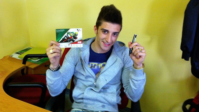 Vuoi l'autografo di Iannone? Puoi averlo con Facebook!