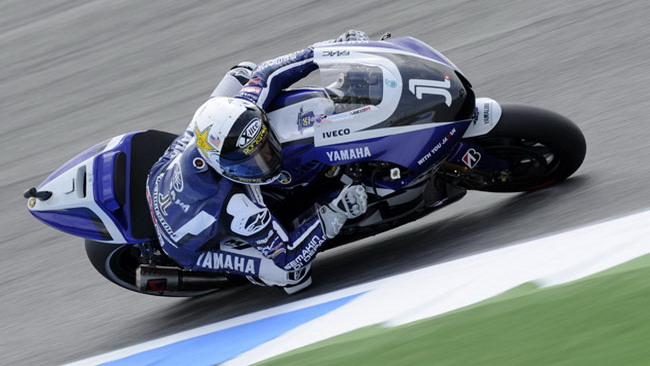 Lorenzo soffia la pole position a Simoncelli