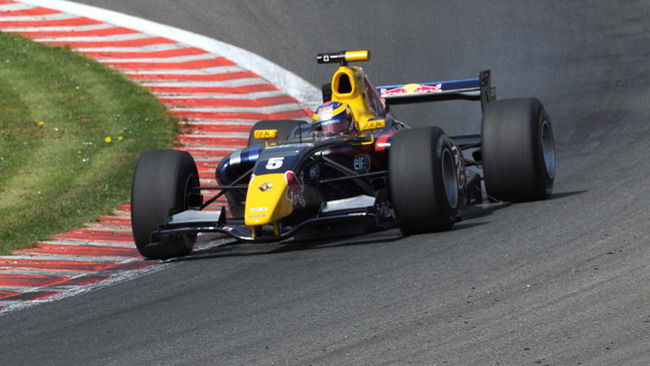 Vergne-Wickens: 1-2 Carlin anche in gara 2 a Spa