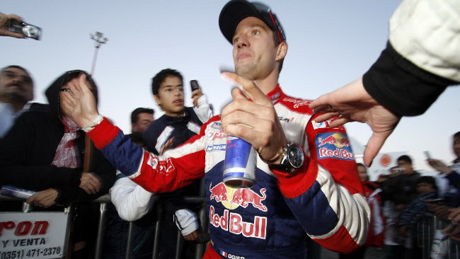 Argentina, PS16: Incredibile, Ogier capotta!