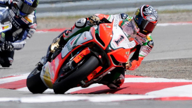 Una costola incrinata per Max Biaggi