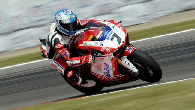 Misano, Libere 1: subito duello Checa-Biaggi