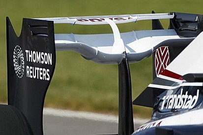 La Williams con un'ala posteriore molto scarica