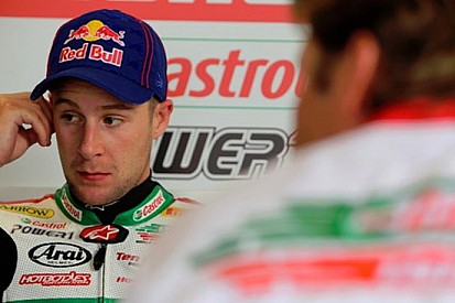 I tempi di recupero di Jonathan Rea si allungano