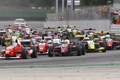 Mancinelli cala il poker in gara 1 a Misano