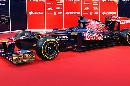 Radiatori olio in coda sulla Toro Rosso STR7