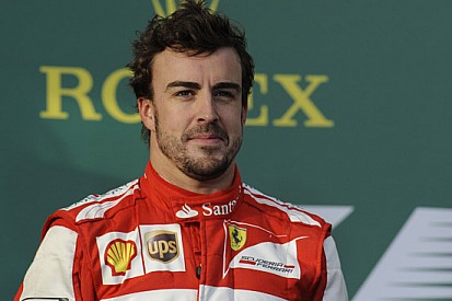 Fernando Alonso festeggia i suoi 200 Gp a Sepang