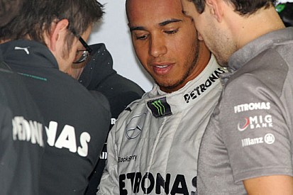Hamilton nuovo testimonial di Petronas Syntium