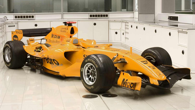 La McLaren ripensa all'arancione per la livrea 2014