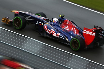 Silverstone, Libere 1: Ricciardo svetta sotto al diluvio