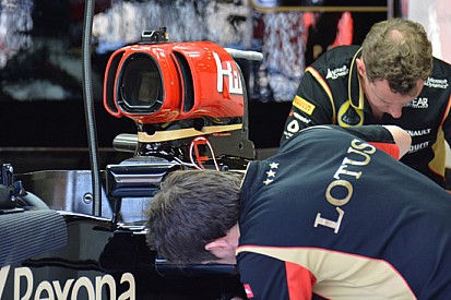 Anche la Lotus insiste con lo stallo dell'ala