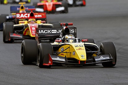 Kevin Magnussen domina e si avvicina alla corona