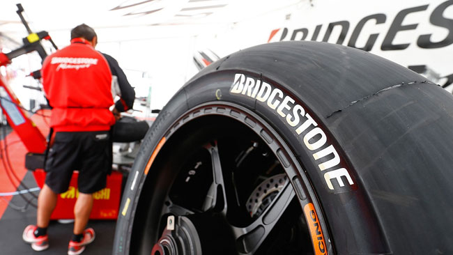 Bridgestone impone la gomma dura a tutti in gara