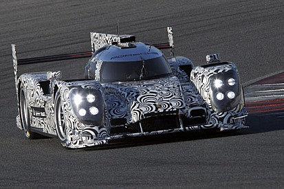 La Porsche 919 Hybrid monta un V4 da due litri