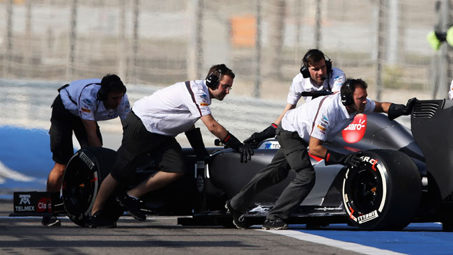 La Sauber si ferma e porta un'altra bandiera rossa