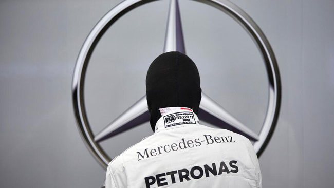 La Mercedes inizia gli ultimi test con Nico Rosberg