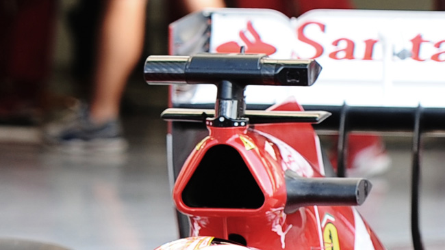 La Ferrari con le alette sotto la telecamera