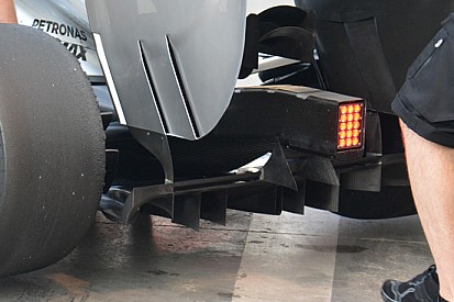 Mercedes: più carico dal diffusore posteriore