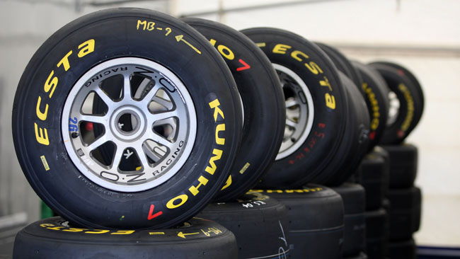 La Kumho porta tre mescole di gomme ai test