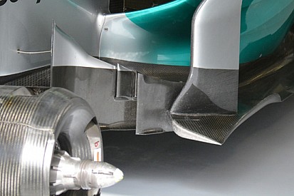 Mercedes: c'è una soffiatura nelle bargeboard