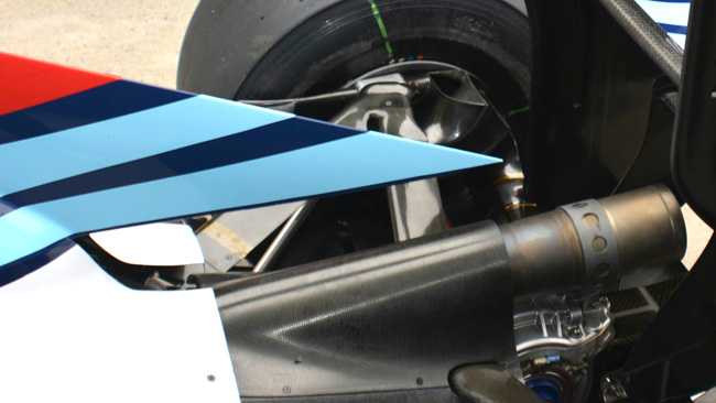 La Williams carena lo scarico e apre le feritoie