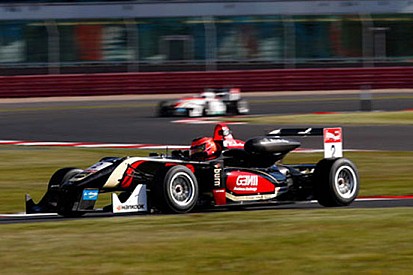 Esteban Ocon si prende le pole di gara 2 e gara 3
