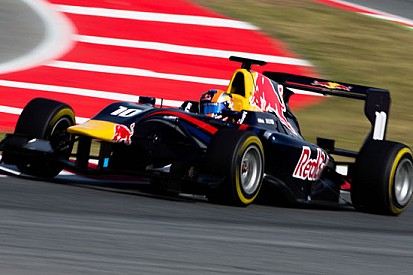 Alex Lynn si impone dalla pole in gara 1 a Barcellona