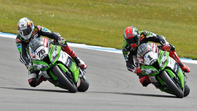 Tom Sykes vede la sua Kawasaki adatta a Sepang