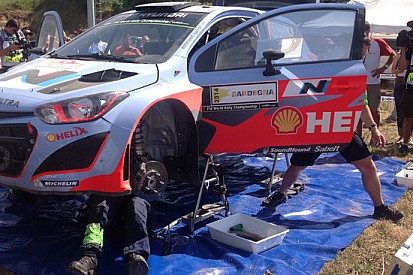 Neuville è arrivato al parco assistenza