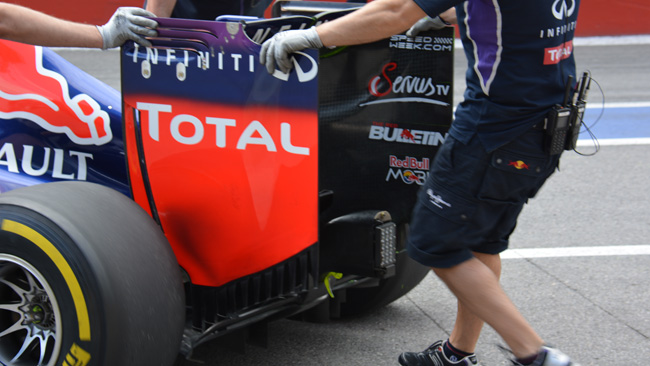 Red Bull: paratia dell'ala con soffiaggio verticale