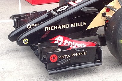 Lotus non tratta il motore Mercedes per il 2015