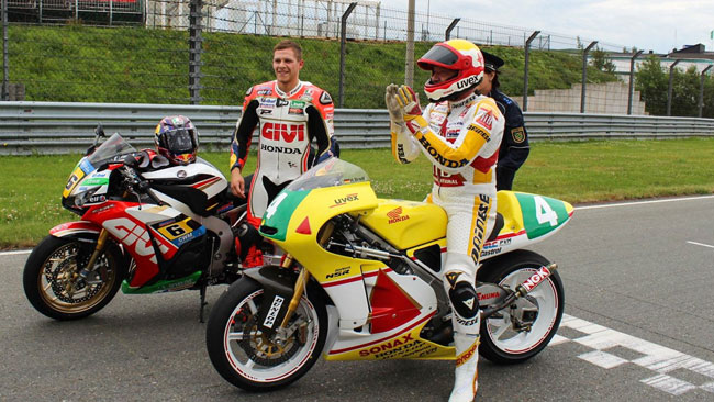 Bradl guida la Honda 250 del padre al Sachsenring