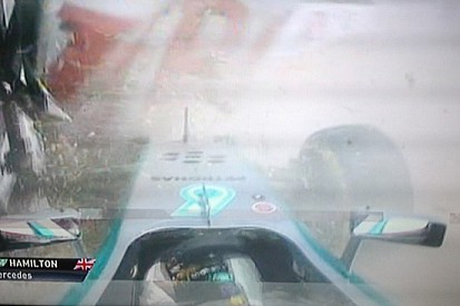 Bandiera rossa in Q1: spaventoso botto di Hamilton