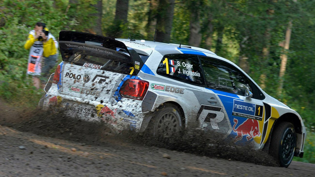 Finlandia, PS8: Ogier prova ad infastidire Latvala