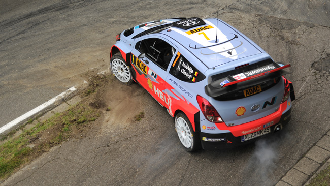 Germania, PS16: esce anche Meeke, in testa Neuville!
