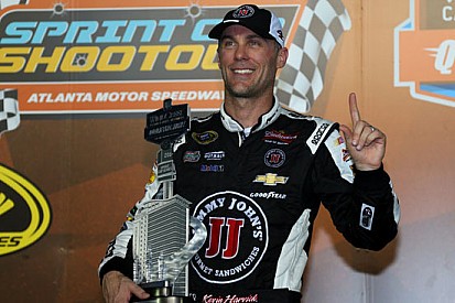 Kevin Harvick firma la pole anche ad Atlanta