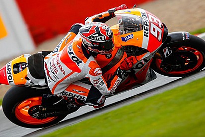 Silverstone, Libere 3: Marquez cade ma resta davanti