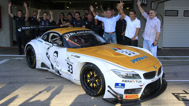Livrea dorata per la Z4 di Zanardi a Portimao