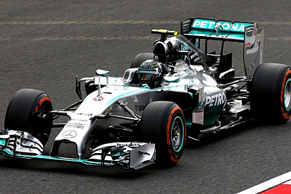 Suzuka, Libere 1: Mercedes in fuga, terzo Alonso