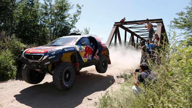 Dakar: una foratura ha rallentato Peterhansel