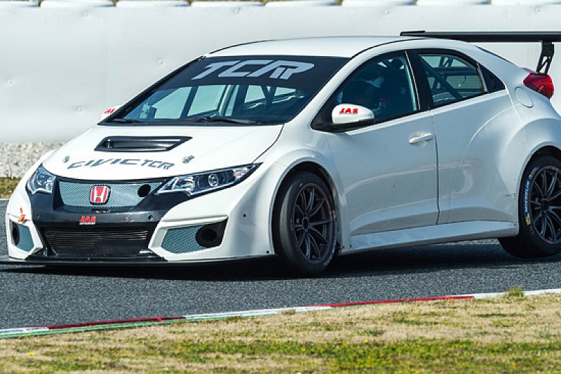 Morbidelli ha girato con la JAS Civic TCR a Barcellona