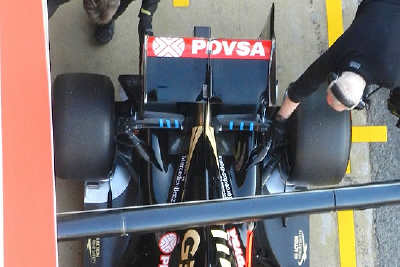 Lotus: bracci sagomati nella sospensione posteriore